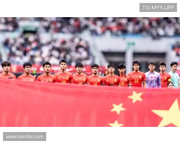 媒体人分享U22国足谢场视频见证胜利球队在雄起声中感动离场